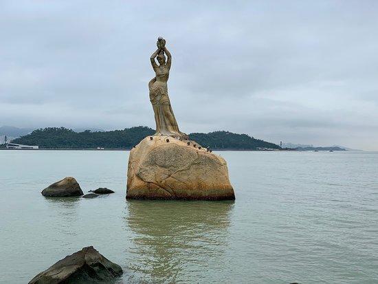 Statue of Fisher Girl